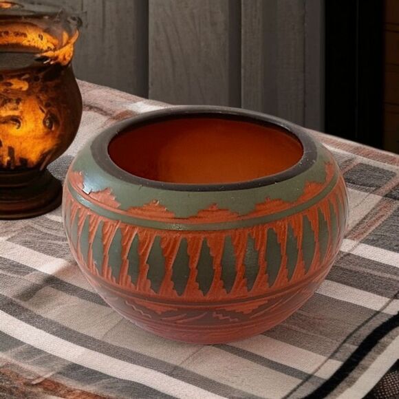 Navajo Etched Pottery Bowl Pot Mini Red Clay Native American Signed RV Handmade. - Picture 15 of 15